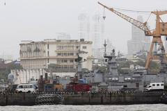 Indie - ponorka - neštěstí - záchranné práce