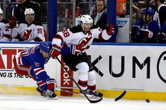 NHL: Jaromír Jágr v zápase New Jersey Devils proti New York Rangers