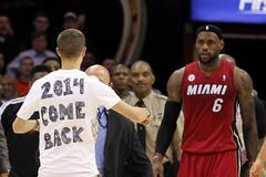 Fanoušci v Clevelandu se dočkali, LeBron James se vrací domů a chce pro město získat titul.