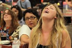 Hromadný orgasmus v jídelně