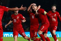 Fotbal, kvalifikace MS, Severní Irsko - Portugalsko: Cristiano Ronaldo (druhý zprava) slaví gól