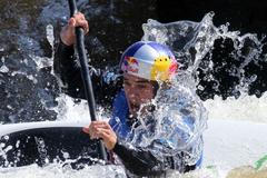 FOTO Čeští vodní slalomáři rýžovali v Troji medaile