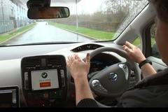 Na britské silnice vyjedou první vozy s "autořidičem"