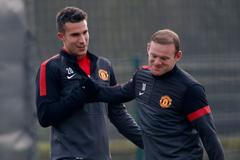 Manchester United trénuje na osmifinále LM: Rooney a Robin van Persie