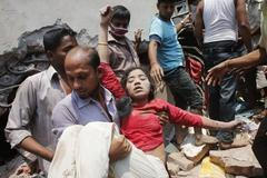 Fotogalerie: Dháka / Kolaps budovy