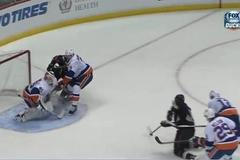 VIDEO Perry dal gól z blafáku na kolenou