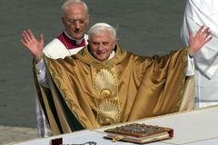 Foto: Éra papeže Benedikta XVI. - inaugurace 2005
