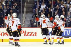 Calgary slaví branku Jiřího Hudlera