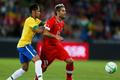 Fotbal, Švýcarsko - Brazílie: Neymar a Valon Behrami