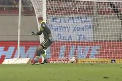 Slovenský gólman Ján Mucha chyboval v kvalifikaci proti Řecku stejně jako jeho krajan Matúš Kozáčik