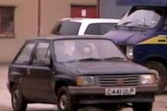 Video: Brit naučil naučil svou Corsu jezdit na vzduch