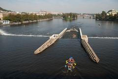 Vodáci - Praha - jezy - Vltava