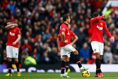 Zklamání hráčů Manchester United Jonese, Hernandeze a Van Persieho