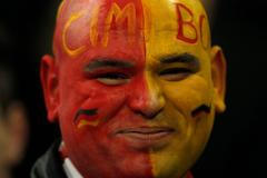 Fotbal, Liga mistrů, Galatasaray - Schalke 04: fanoušek Galatasaray