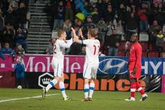 Fotbal, Česko - Kanada: Matěj Vydra a Bořek Dočkal