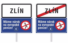 Protestní cedule - starostové bojují za dotace