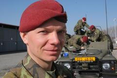 Výsadkáři v Chrudimi před cestou do Mali