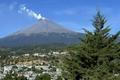 Sopka Popocatépetl chrlí