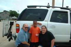 Pedofil a krkavčí matka si právě adoptovali syna