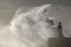 Británii a další evropské země zasáhla bouře