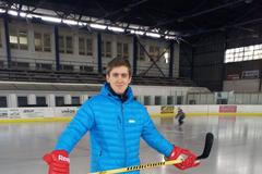 Roman Bernat zase bruslí