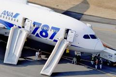 Nouzové přistání Boeingu Dreamliner