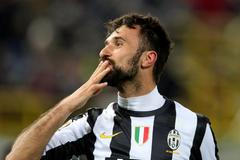 Mirko Vučinič z Juventusu se raduje z branky