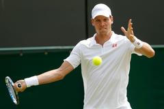 Video: Berdych v Montrealu podával spodem, rozhodčí eso neuznal