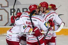Hokej, extraliga, Sparta - Třinec: radost Třince