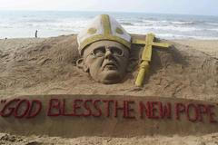 Nový papež František - socha z písku