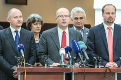 Rusnok lobuje za důvěru vládě