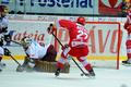 Hokej, extraliga, Třinec - Sparta: Martin Růžička střílí gól
