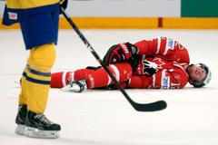 Faul Alexandra Edlera na Erica Staala ve čtvrtfinále MS 2013