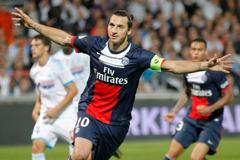 Zlatan Ibrahimovič slaví gól do sítě Marseille