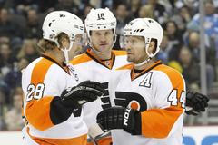 Hráči Philadelphia Flyers (Giroux, Hall, Timonen)
