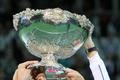 Čeští tenisté se radují z vítězství ve finále Davis Cupu 2012 proti Španělsku.
