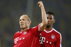 Fotbal, německý Superpohár, Dortmund - Bayern: Arjen Robben a Jerome Boateng