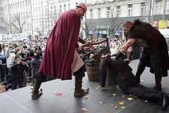 Holešovská výzva - demonstrace - Praha - duben 2013 - vláda - demise