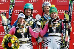 Němky a Němci se radují z vítězství v závodě družstev