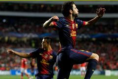 Fotbalista Barcelony Cesc Fábregas slaví gól v utkání Ligy mistrů 2012/13 proti Benfice Lisabon.
