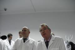 Ministr školství a vědy v demisi Dalibor Štys na návštěvě v Dubně