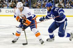 Radko Gudas sestřelil Krise Versteega