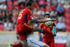 Fotbal, kvalifikace MS, Česko - Arménie: Libor Kozák (vpravo) - Hrayr Mkoyan