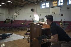 Fotogalerie: Jak se ve škole zneškodňuje šílený střelec