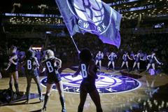 Podívejte se na kuriózní střelu fanouška Hawks