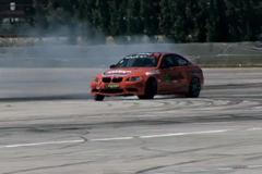 SUPER DRIFT: Rychle a zběsile s kráskami do cíle