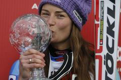 Tina Mazeová se svým kříšťálovým glóbem za sezonu 2013