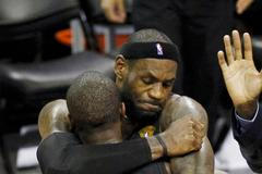 Basketbalisté James a Wade slaví vítězství Miami ve finále NBA