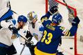 Hokej, MS 2013, Švédsko - Finsko: Henrik Sedin slaví švédský gól na 1:0