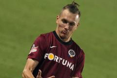 Fotbalista Sparty Ondřej Švejdík v utkání proti Brnu během 14. kola Gambrinus ligy 2012/13.